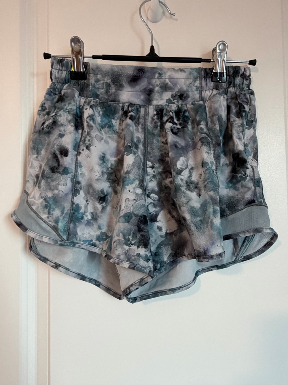 lululemon athletica Gray abstract Print Athletic Shorts